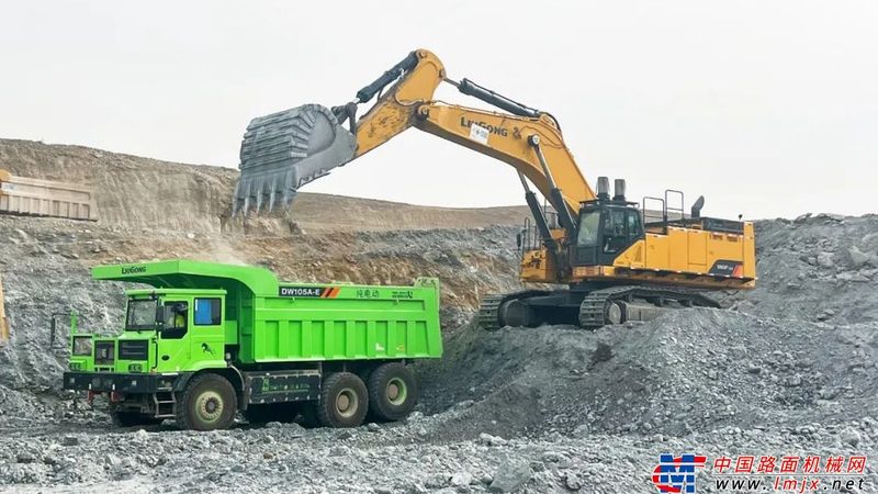 小型塔吊：揭秘其直销价格背后的关键因素